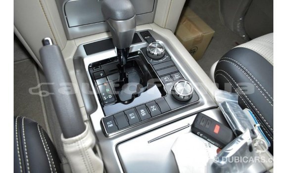 Buy Import Toyota Land Cruiser White Car in Import - Dubai in Marquesas Buy Import Toyota Land Cruiser White Car in Import - Dubai in Marquesas