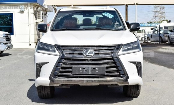 Acheter Import Voiture Lexus LX Blanc à Import - Dubai, Marquesas Acheter Import Voiture Lexus LX Blanc à Import - Dubai, Marquesas