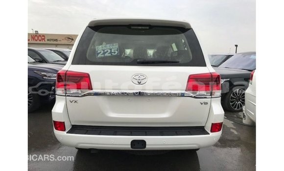 Acheter Import Voiture Toyota Land Cruiser Blanc à Import - Dubai, Marquesas Acheter Import Voiture Toyota Land Cruiser Blanc à Import - Dubai, Marquesas