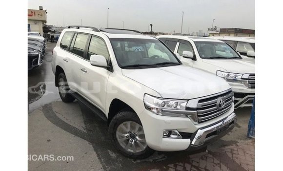 Acheter Import Voiture Toyota Land Cruiser Blanc à Import - Dubai, Marquesas Acheter Import Voiture Toyota Land Cruiser Blanc à Import - Dubai, Marquesas