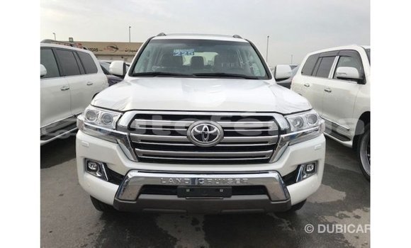 Acheter Import Voiture Toyota Land Cruiser Blanc à Import - Dubai, Marquesas Acheter Import Voiture Toyota Land Cruiser Blanc à Import - Dubai, Marquesas