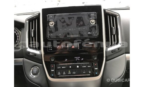 Acheter Import Voiture Toyota Land Cruiser Blanc à Import - Dubai, Marquesas Acheter Import Voiture Toyota Land Cruiser Blanc à Import - Dubai, Marquesas