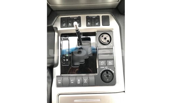 Acheter Import Voiture Toyota Land Cruiser Blanc à Import - Dubai, Marquesas Acheter Import Voiture Toyota Land Cruiser Blanc à Import - Dubai, Marquesas