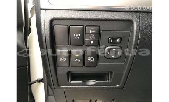 Acheter Import Voiture Toyota Land Cruiser Blanc à Import - Dubai, Marquesas Acheter Import Voiture Toyota Land Cruiser Blanc à Import - Dubai, Marquesas