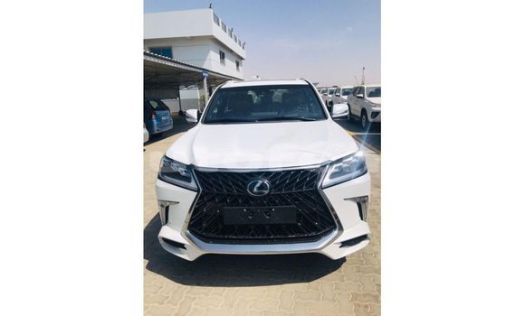 Acheter Import Voiture Lexus LX Blanc à Import - Dubai, Marquesas Acheter Import Voiture Lexus LX Blanc à Import - Dubai, Marquesas