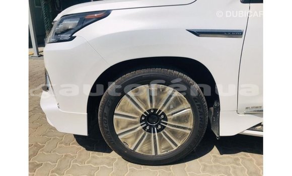 Acheter Import Voiture Lexus LX Blanc à Import - Dubai, Marquesas Acheter Import Voiture Lexus LX Blanc à Import - Dubai, Marquesas
