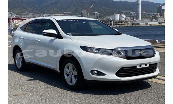 Acheter Import Voiture Toyota Harrier Blanc à Import - Dubai, Marquesas