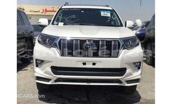 Acheter Import Voiture Toyota Prado Blanc à Import - Dubai, Marquesas Acheter Import Voiture Toyota Prado Blanc à Import - Dubai, Marquesas