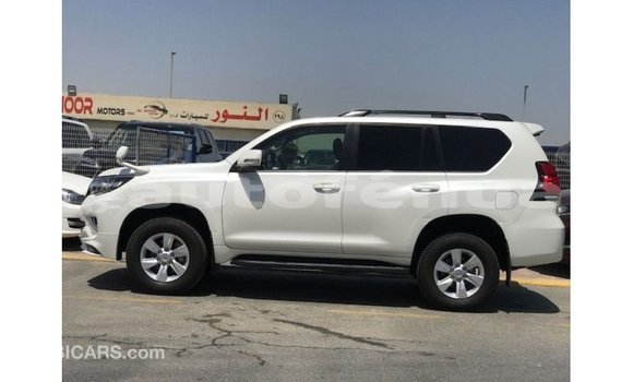 Acheter Import Voiture Toyota Prado Blanc à Import - Dubai, Marquesas Acheter Import Voiture Toyota Prado Blanc à Import - Dubai, Marquesas