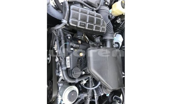 Acheter Import Voiture Toyota Prado Blanc à Import - Dubai, Marquesas Acheter Import Voiture Toyota Prado Blanc à Import - Dubai, Marquesas