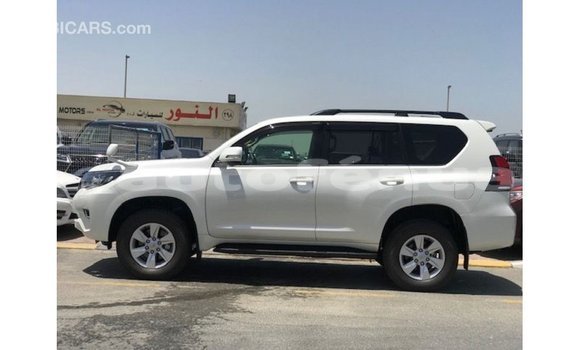 Acheter Import Voiture Toyota Prado Blanc à Import - Dubai, Marquesas Acheter Import Voiture Toyota Prado Blanc à Import - Dubai, Marquesas
