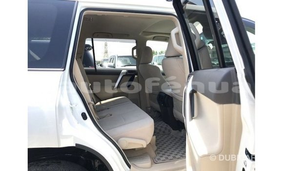 Acheter Import Voiture Toyota Prado Blanc à Import - Dubai, Marquesas Acheter Import Voiture Toyota Prado Blanc à Import - Dubai, Marquesas