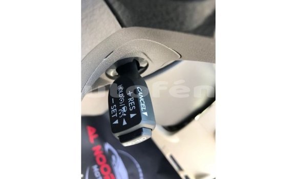 Acheter Import Voiture Toyota Prado Blanc à Import - Dubai, Marquesas Acheter Import Voiture Toyota Prado Blanc à Import - Dubai, Marquesas