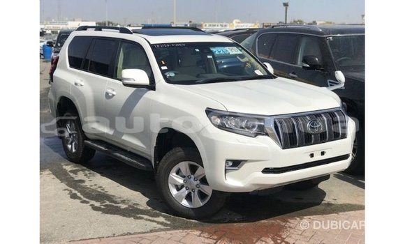 Acheter Import Voiture Toyota Prado Blanc à Import - Dubai, Marquesas Acheter Import Voiture Toyota Prado Blanc à Import - Dubai, Marquesas