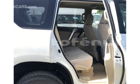 Acheter Import Voiture Toyota Prado Blanc à Import - Dubai, Marquesas Acheter Import Voiture Toyota Prado Blanc à Import - Dubai, Marquesas