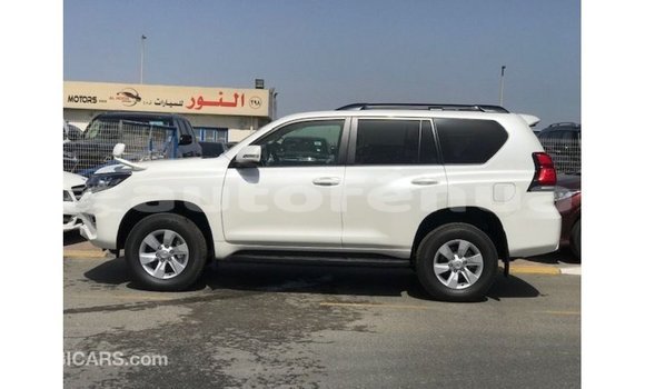 Acheter Import Voiture Toyota Prado Blanc à Import - Dubai, Marquesas Acheter Import Voiture Toyota Prado Blanc à Import - Dubai, Marquesas
