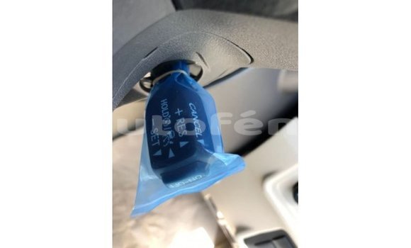 Acheter Import Voiture Toyota Prado Blanc à Import - Dubai, Marquesas Acheter Import Voiture Toyota Prado Blanc à Import - Dubai, Marquesas