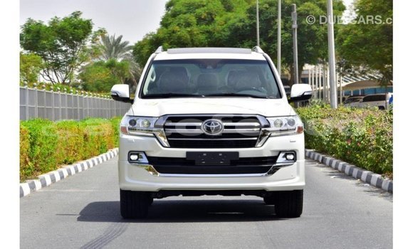 Buy Import Toyota Land Cruiser White Car in Import - Dubai in Marquesas Buy Import Toyota Land Cruiser White Car in Import - Dubai in Marquesas