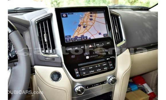 Buy Import Toyota Land Cruiser White Car in Import - Dubai in Marquesas Buy Import Toyota Land Cruiser White Car in Import - Dubai in Marquesas