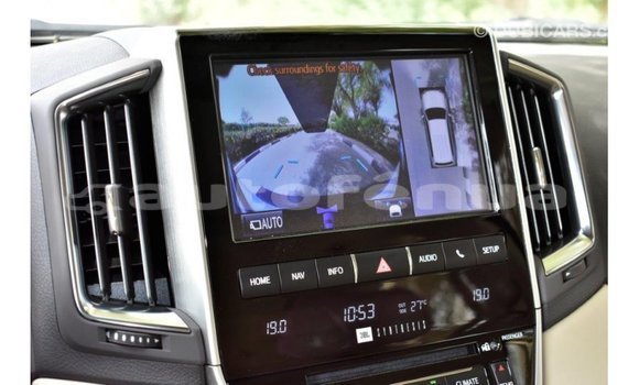 Buy Import Toyota Land Cruiser White Car in Import - Dubai in Marquesas Buy Import Toyota Land Cruiser White Car in Import - Dubai in Marquesas