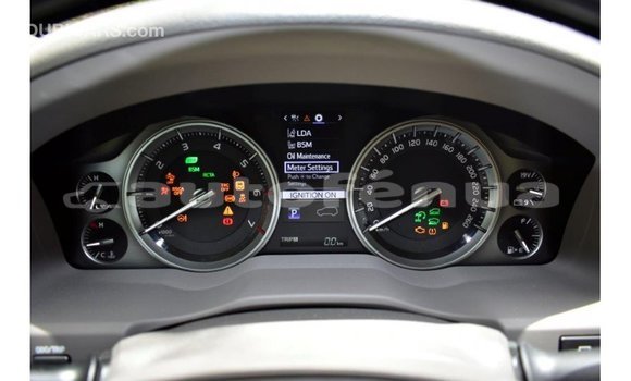 Buy Import Toyota Land Cruiser White Car in Import - Dubai in Marquesas Buy Import Toyota Land Cruiser White Car in Import - Dubai in Marquesas