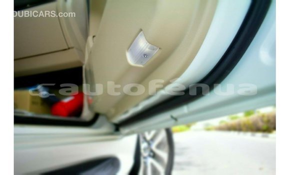 Buy Import Toyota Land Cruiser White Car in Import - Dubai in Marquesas Buy Import Toyota Land Cruiser White Car in Import - Dubai in Marquesas