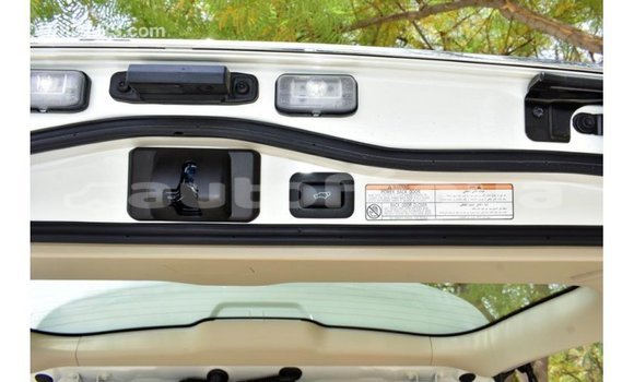 Buy Import Toyota Land Cruiser White Car in Import - Dubai in Marquesas Buy Import Toyota Land Cruiser White Car in Import - Dubai in Marquesas