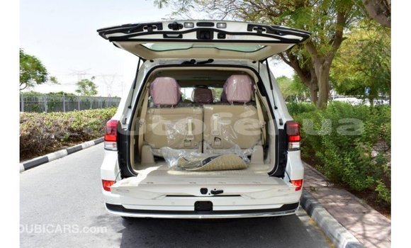 Buy Import Toyota Land Cruiser White Car in Import - Dubai in Marquesas Buy Import Toyota Land Cruiser White Car in Import - Dubai in Marquesas