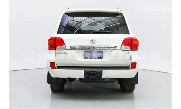 Acheter Import Voiture Toyota Land Cruiser Blanc à Import - Dubai, Marquesas Acheter Import Voiture Toyota Land Cruiser Blanc à Import - Dubai, Marquesas