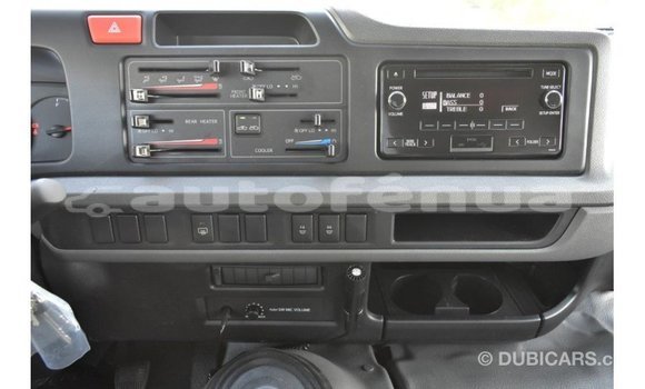 Acheter Import Voiture Toyota Coaster Blanc à Import - Dubai, Marquesas Acheter Import Voiture Toyota Coaster Blanc à Import - Dubai, Marquesas