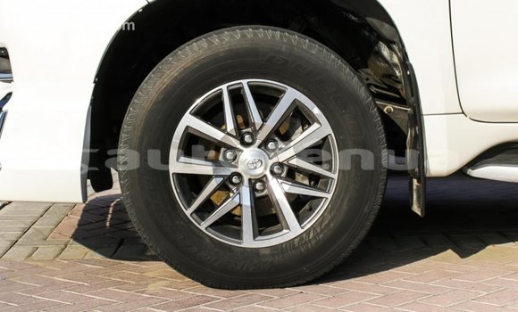 Buy Import Toyota Prado White Car in Import - Dubai in Marquesas Buy Import Toyota Prado White Car in Import - Dubai in Marquesas