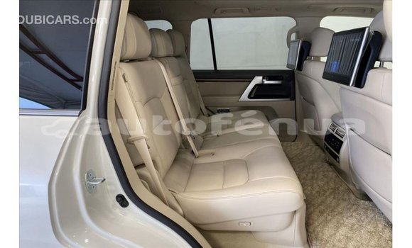 Buy Import Toyota Land Cruiser White Car in Import - Dubai in Marquesas Buy Import Toyota Land Cruiser White Car in Import - Dubai in Marquesas