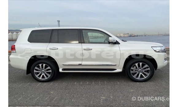 Buy Import Toyota Land Cruiser White Car in Import - Dubai in Marquesas Buy Import Toyota Land Cruiser White Car in Import - Dubai in Marquesas