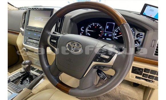 Buy Import Toyota Land Cruiser White Car in Import - Dubai in Marquesas Buy Import Toyota Land Cruiser White Car in Import - Dubai in Marquesas