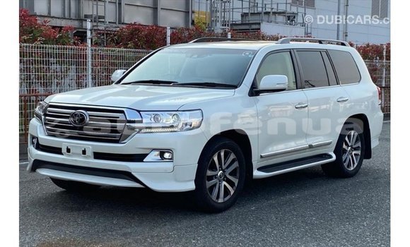 Buy Import Toyota Land Cruiser White Car in Import - Dubai in Marquesas Buy Import Toyota Land Cruiser White Car in Import - Dubai in Marquesas
