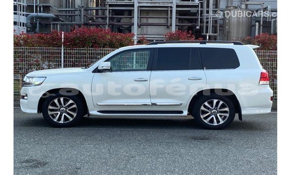 Buy Import Toyota Land Cruiser White Car in Import - Dubai in Marquesas Buy Import Toyota Land Cruiser White Car in Import - Dubai in Marquesas