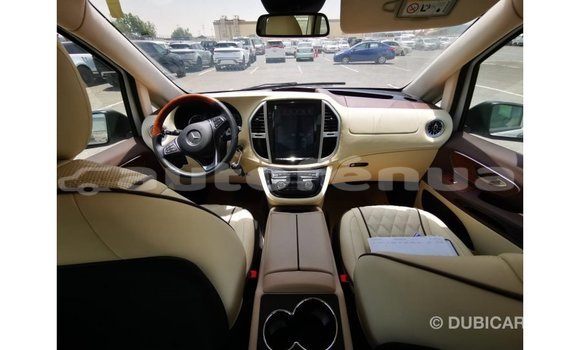 Acheter Import Voiture Mercedes-Benz Vito Blanc à Import - Dubai, Marquesas Acheter Import Voiture Mercedes-Benz Vito Blanc à Import - Dubai, Marquesas