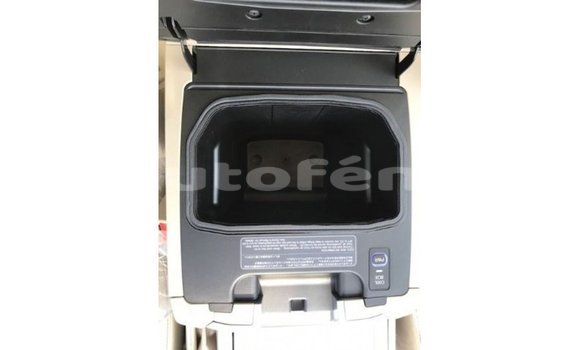 Buy Import Toyota Land Cruiser Blue Car in Import - Dubai in Marquesas Buy Import Toyota Land Cruiser Blue Car in Import - Dubai in Marquesas