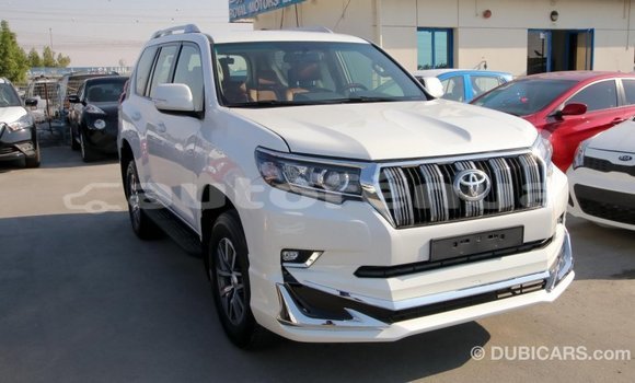 Acheter Import Voiture Toyota Prado Blanc à Import - Dubai, Marquesas Acheter Import Voiture Toyota Prado Blanc à Import - Dubai, Marquesas