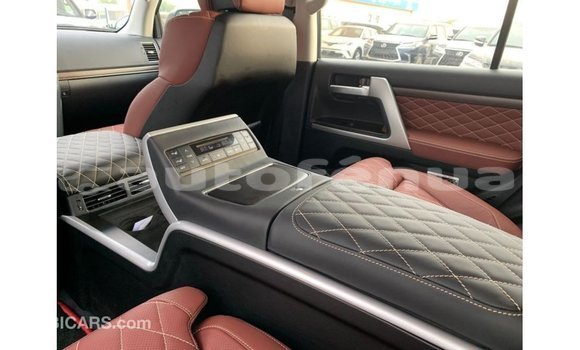 Acheter Import Voiture Toyota Land Cruiser Noir à Import - Dubai, Marquesas Acheter Import Voiture Toyota Land Cruiser Noir à Import - Dubai, Marquesas