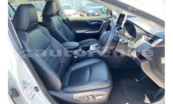 Buy Import Toyota 4Runner White Car in Import - Dubai in Marquesas Buy Import Toyota 4Runner White Car in Import - Dubai in Marquesas