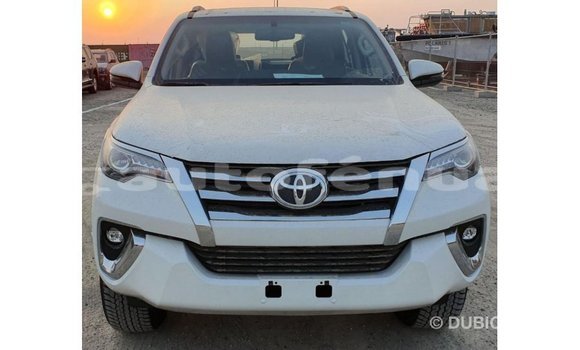 Acheter Import Voiture Toyota Fortuner Blanc à Import - Dubai, Marquesas Acheter Import Voiture Toyota Fortuner Blanc à Import - Dubai, Marquesas
