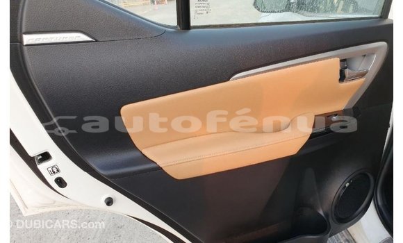 Acheter Import Voiture Toyota Fortuner Blanc à Import - Dubai, Marquesas Acheter Import Voiture Toyota Fortuner Blanc à Import - Dubai, Marquesas