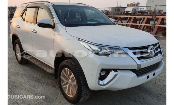 Acheter Import Voiture Toyota Fortuner Blanc à Import - Dubai, Marquesas Acheter Import Voiture Toyota Fortuner Blanc à Import - Dubai, Marquesas