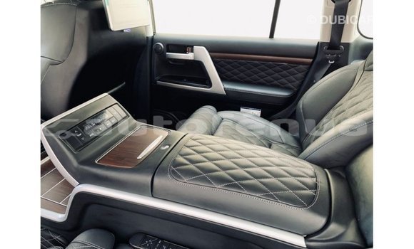 Acheter Import Voiture Toyota Land Cruiser Noir à Import - Dubai, Marquesas Acheter Import Voiture Toyota Land Cruiser Noir à Import - Dubai, Marquesas