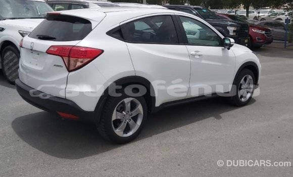 Acheter Import Moto Honda C Blanc à Import - Dubai, Marquesas Acheter Import Moto Honda C Blanc à Import - Dubai, Marquesas