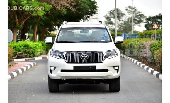Acheter Import Voiture Toyota Prado Blanc à Import - Dubai, Marquesas Acheter Import Voiture Toyota Prado Blanc à Import - Dubai, Marquesas