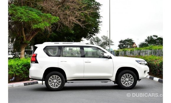 Acheter Import Voiture Toyota Prado Blanc à Import - Dubai, Marquesas Acheter Import Voiture Toyota Prado Blanc à Import - Dubai, Marquesas