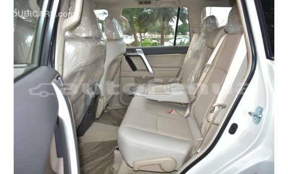 Acheter Import Voiture Toyota Prado Blanc à Import - Dubai, Marquesas Acheter Import Voiture Toyota Prado Blanc à Import - Dubai, Marquesas