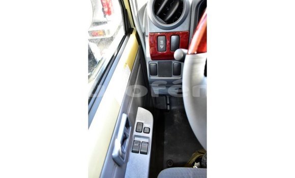 Acheter Import Voiture Toyota Land Cruiser Beige à Import - Dubai, Marquesas Acheter Import Voiture Toyota Land Cruiser Beige à Import - Dubai, Marquesas